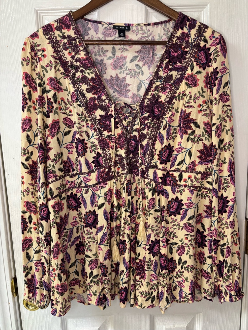 torrid Cream Floral Lace-Up Boho Tunic with Purple Print